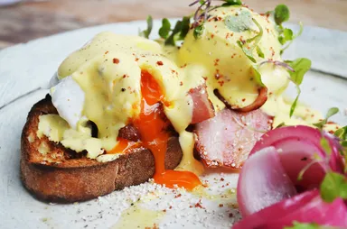 エッグベネディクト