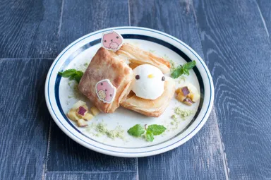 ミドリノ草原のリンゴとお芋のビスケットデニッシュ ～なまけものくん添え～