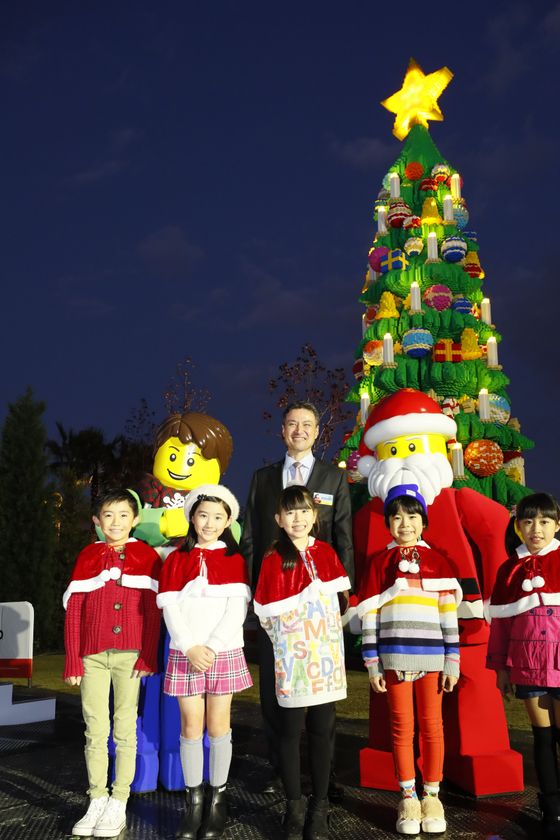 レゴブロックでできた巨大クリスマスツリーがお出迎え！
クリスマスイベント BricXmas 本日よりスタート！