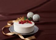 糖質を94％カット*しても美味しいクリスマスケーキ！　ドクターリセラの「ラズベリークリスマスケーキ」なら1ピースの糖質が2.4g
