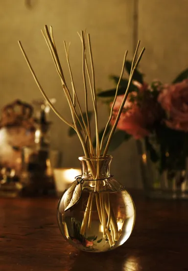 ナチュラル ラタン リードディフューザー  価格：7,020円（本体価格　6,500円）