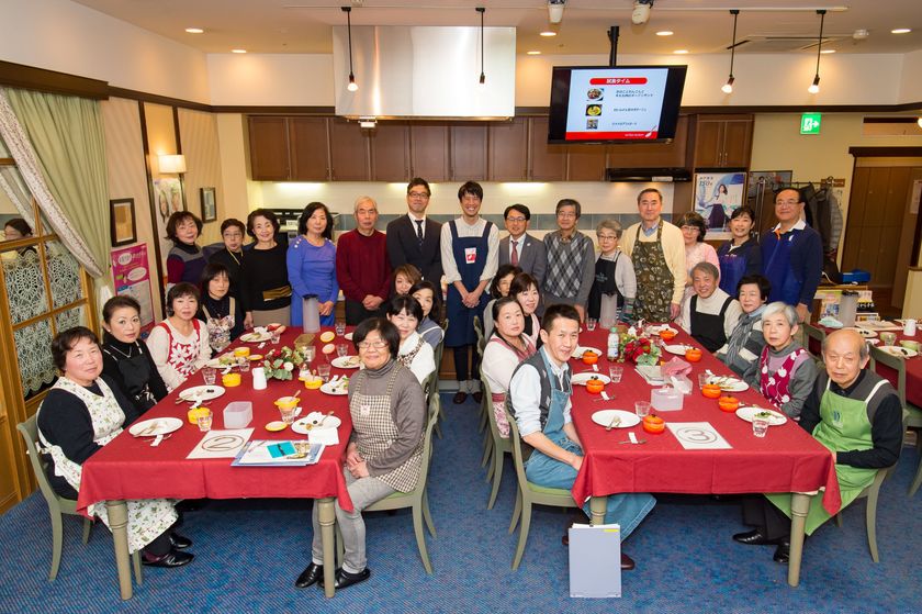 賢く上手な糖質摂取が、健康寿命を延ばす鍵！
コウケンテツさんに学ぶ！
簡単・楽しく取り入れられるお砂糖活用レシピ　
『神戸スタイル“適糖”朝食プレート』料理講習会を開催