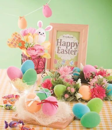 2018年のイースターは4月1日。カラフルなエッグやリースの装飾