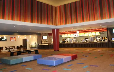 MOVIX日吉津 ロビー