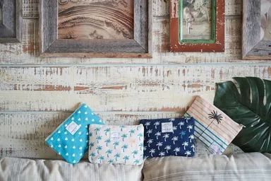 クラッチ(Love , Aloha, Pink Aloha, Honolulu)＄32