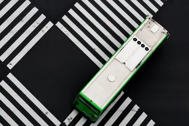 山崎［正しくは異体字］ 友也氏 審査員特別賞：『LINES ＆ BUS』藤森 壮也様（東京都）