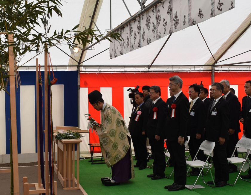 京セラ鹿児島国分工場新棟の建設開始に伴う地鎮祭実施