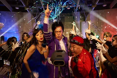 VRで「クルマたちの饗宴」