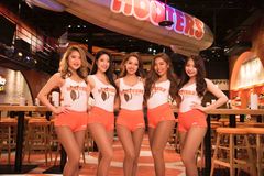 「HOOTERS(フーターズ)」の九州初店舗「福岡店」のオープンが12月4日(月)に迫る！