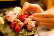 寿司屋×酒場『肉寿司』が12月13日に九州エリア初進出！期間限定！肉とシャリがとろける“自慢の握り”が1貫無料