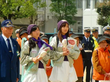 出発式に参加する花粉バスターズ