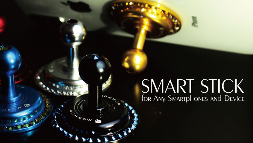 アルミとクリスタルのコントラストが目を引く
スマホやタブレットの落下防止とスタンド視聴に役立つ
新しいタイプのアクセサリー
「Smart Stick」11月29日(水)販売開始