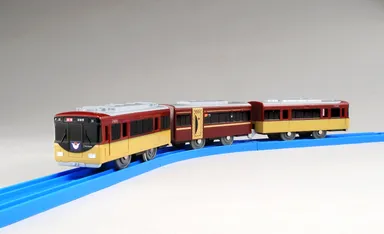 （ｃ） ＴＯＭＹプラレール「京阪電車８０００系プレミアムカー」３両編成（「プラレール」は株式会社タカラトミーの登録商標です）
