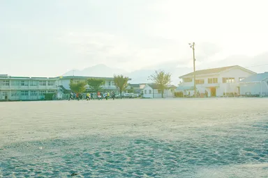 小林秀峰高校校庭