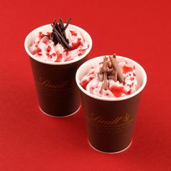 リンツ、バレンタインドリンクは愛らしいピンク色でストロベリー風味の濃厚ホットチョコレート！1月9日から期間限定で登場