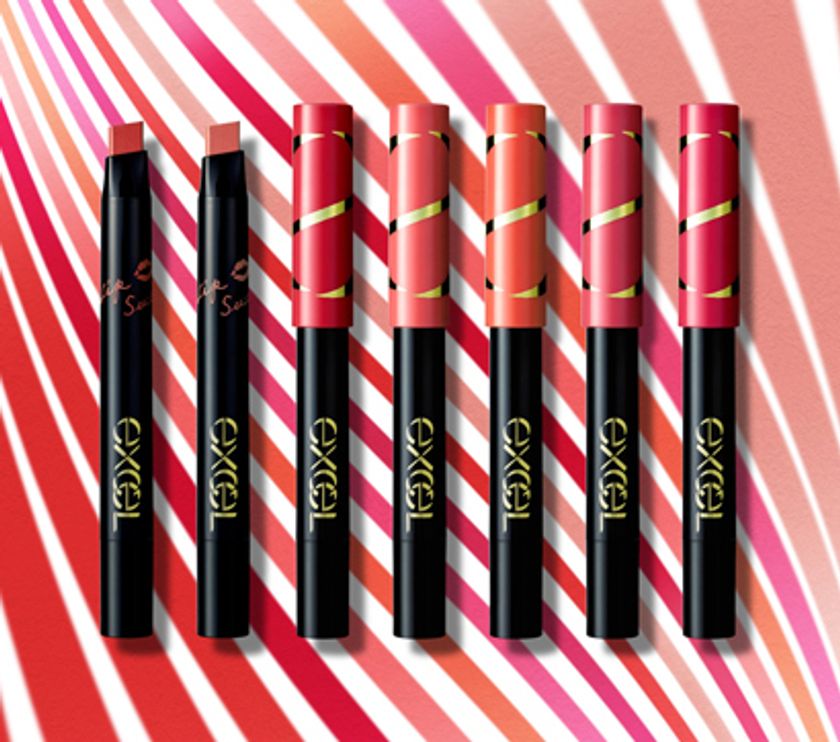 【2018年2月27日】メイクアップブランド
『エクセル』から、大人気！スクエア型クレヨンリップ
「リップスーツ」春の新色 発売