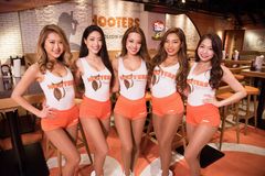 フーターズガール達と渋谷・銀座・新宿で華やかな年越しを！HOOTERS、『カウントダウンパーティー』を開催