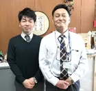 (左) RIZAP医療・法人連携ユニット　松崎／(右) 田無小学校　本名(ほんな)校長