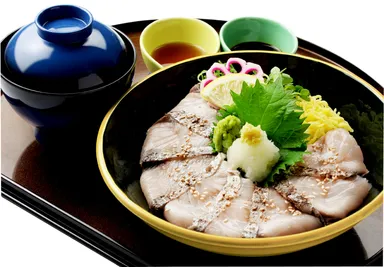 海の幸丼(さわら)