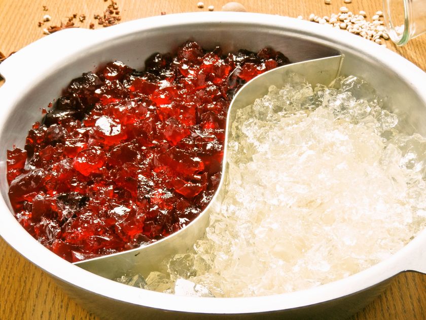 乾燥対策に「ジュエリー鍋」はいかが？インスタ映え必至！
スープの色が大変身するムービージェニック鍋が登場