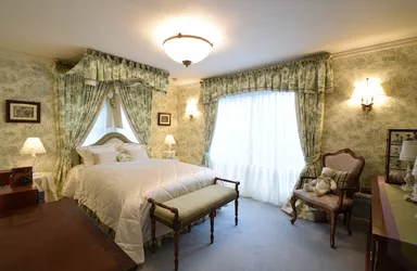 トワルドジュイ柄のベッドルーム施工例