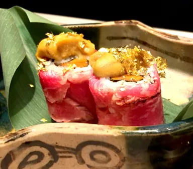 かつべ牛のう肉寿司