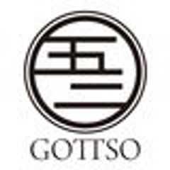 株式会社サントラストのロゴ