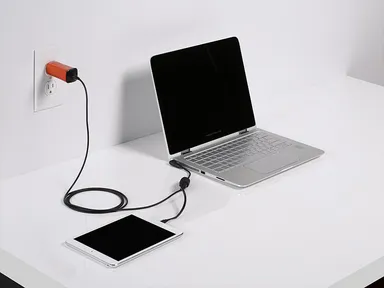 PCとスマホやタブレットを同時に充電