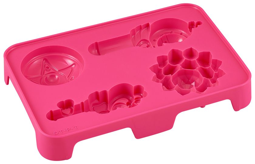 「美少女戦士セーラームーン」のアイテムが氷に！
銀水晶など4種を型取ったアイストレー登場