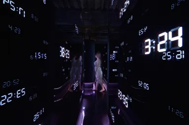 タイムマシンフロア通路