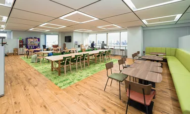 社員のリラックスとコミュニケーションの場「リフレッシュエリア」