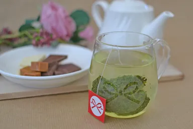 縁結びのバレンタインさくら茶＋金箔