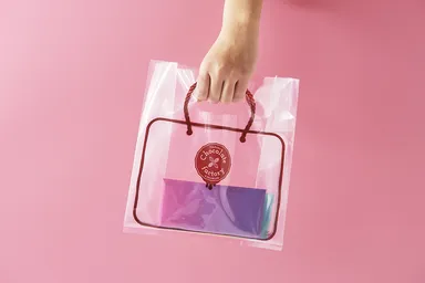 スケルトンなデザインがおしゃれなショッパー