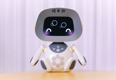 ユニロボットの次世代型ソーシャルロボット「ユニボ」に、「バージイン」を実現するフュートレックの音響技術が採用