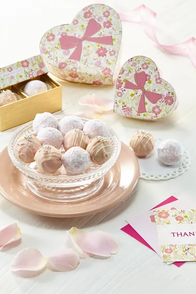 イチゴトリュフ＆ローズシャンパントリュフ