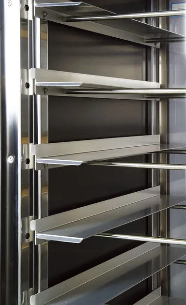 精度の高い温度管理を実現する庫内