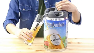 レバーを傾けるだけで注げる