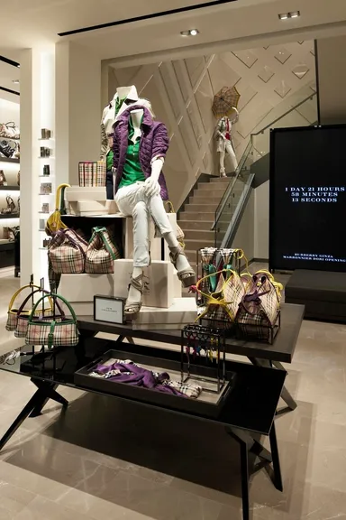 バーバリー銀座マロニエ通り　内観１