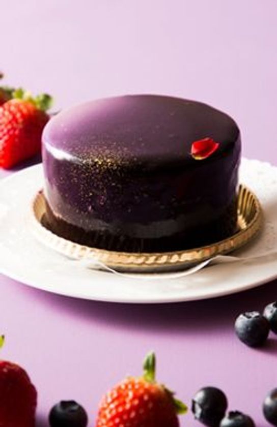 千里阪急ホテル・ホテル阪急エキスポパークにて
バレンタインケーキ 「Violet(ヴィオレ)」
2018年2月1日(木)から予約開始