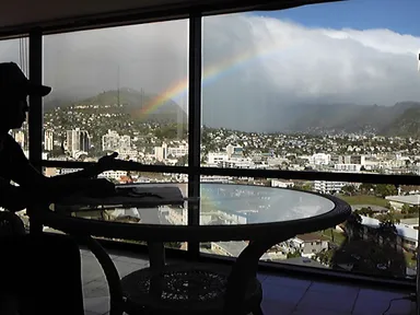 サロンから見える虹