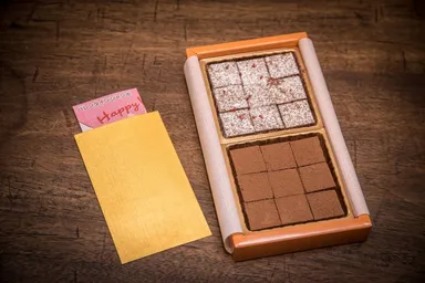 箱を開けると宝くじが…