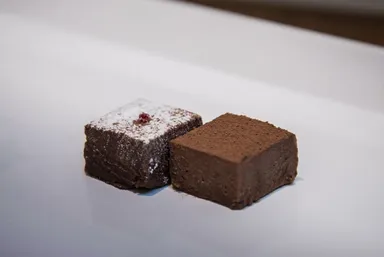 生チョコ(右：アールグレイ／左：フランボワーズ)