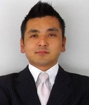 株式会社ジグザグ　代表取締役　仲里 一義 氏