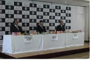 会見写真2：(左から)渡辺SD、横尾社長、居郷社長