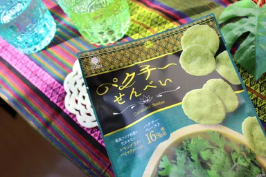 パクチーせんべい パッケージ１