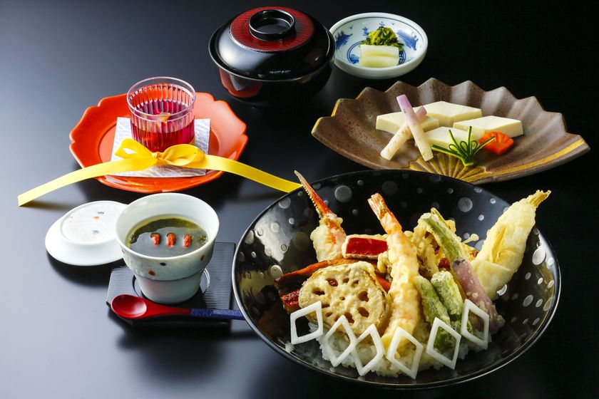 びわ湖灯り絵巻×映画「曇天に笑う」フード企画
“オロチ天丼御膳~天丼に笑う~”を琵琶湖ホテルで2/10販売開始