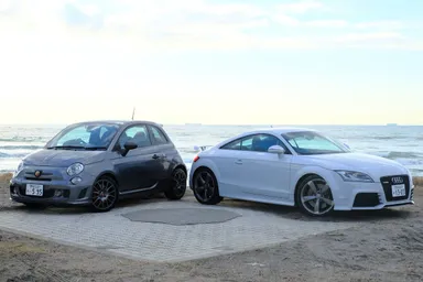 アバルト595　アウディTT　RS