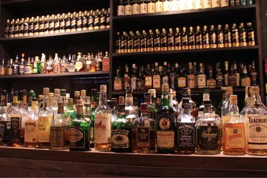 お酒の美術館 カウンター