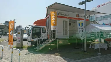 LIXIL 移動展示車_3