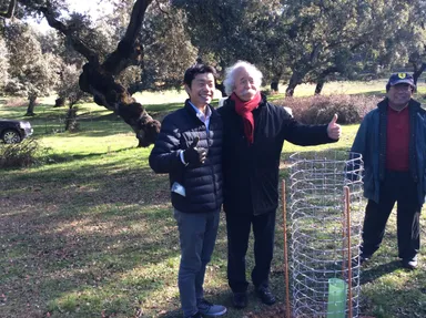 現地の世話役のフリオさんと